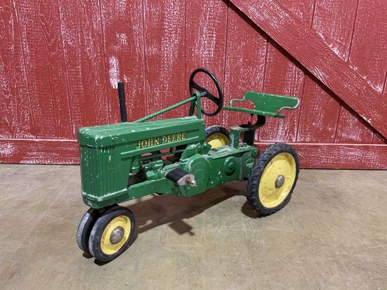 John Deere Small 60 Pedal Tractor Eska image
