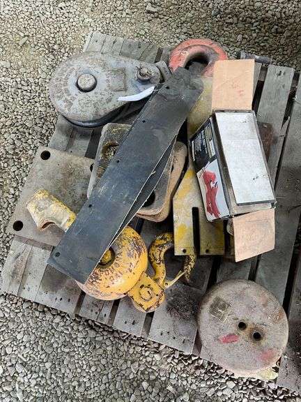 Load Blocks, Weights, Vise image