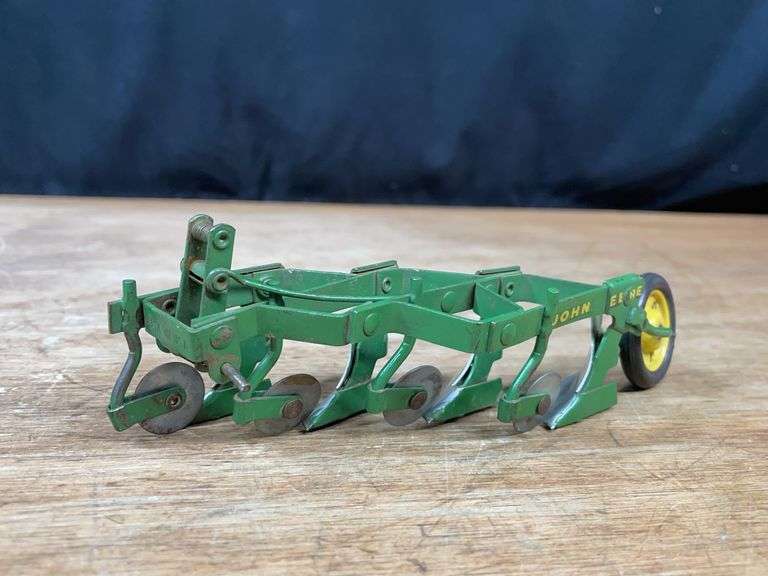 1/16 John Deere Plow Eska image