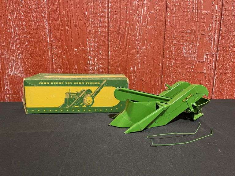 1/16 John Deere Corn Picker NIB Eska image