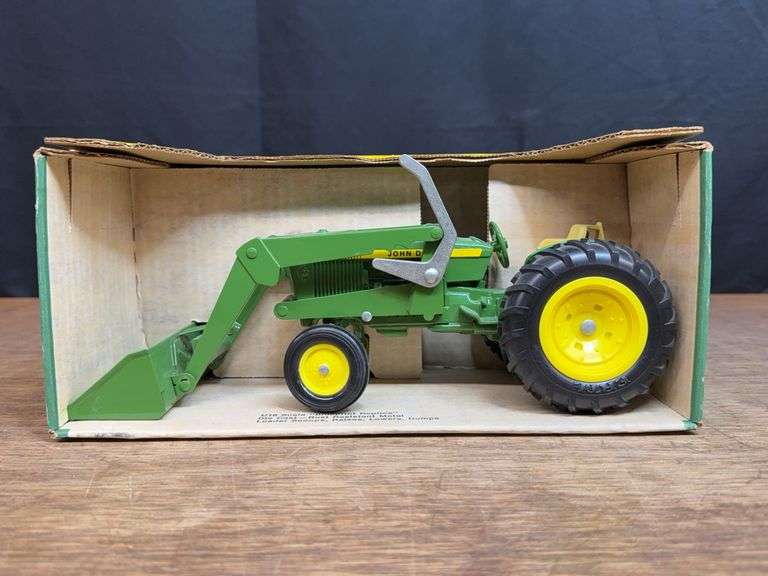 1/16 John Deere 2040 w/Loader NIB Ertl image