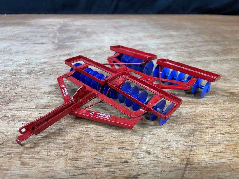 1/16 IH McCormick Disk Eska image