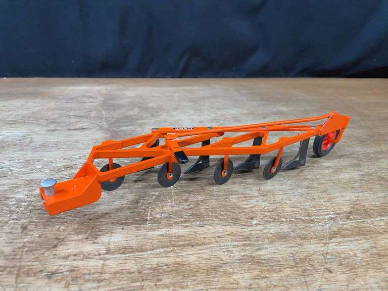 1/16 Case Plow Ertl image