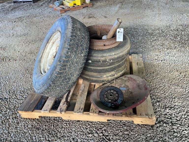 Tires, Seat, Mufflers image