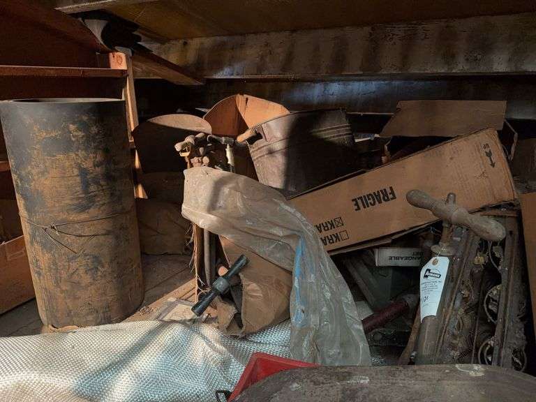 Contents of the Back of Loft image