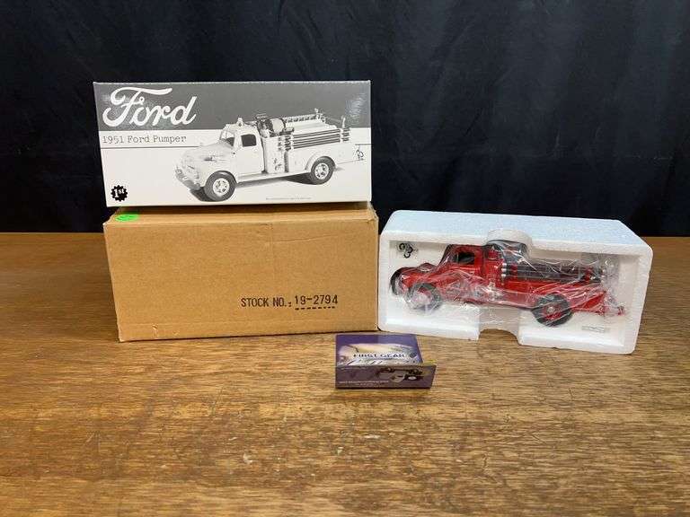 1/34 Ford Pumper Fire Truck NIB 1st Gear image