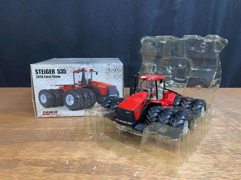1/32 Case-IH Steiger 535 2010 Farm Show NIB Ertl image