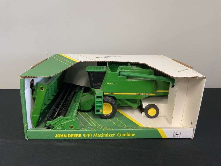 1/28 John Deere 9510 Combine NIB Ertl image