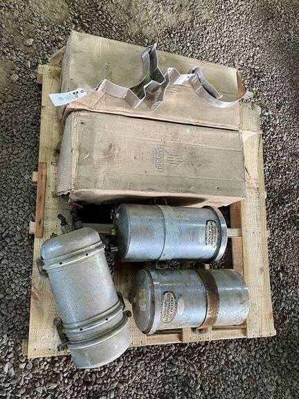 (5) Oil Filters image