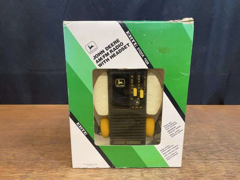 John Deere AM/FM Radio NIB Ertl image