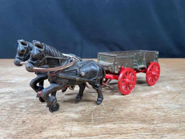 McCormick-Deering Wagon + Team of Horses Arcade image