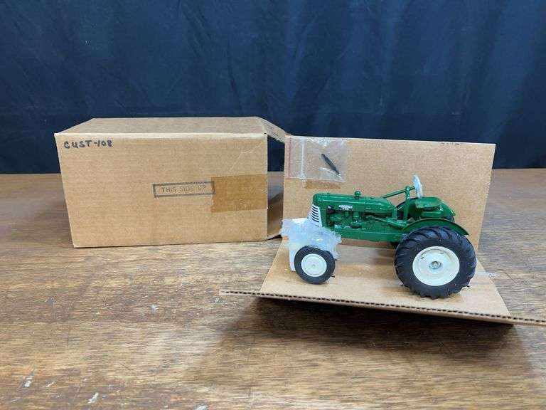 1/16 Oliver 440 1990 Crossroads NIB SC image