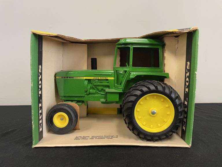 1/16 John Deere 4440 NIB Ertl image