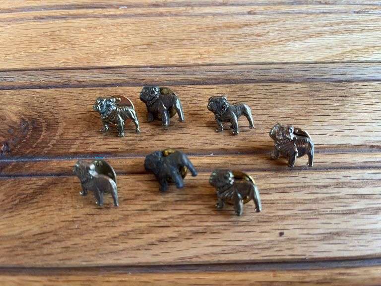 (7) Mack Bulldog Pens image