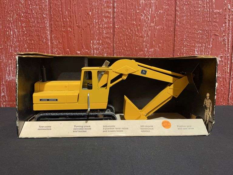 1/16 John Deere Excavator NIB Ertl image