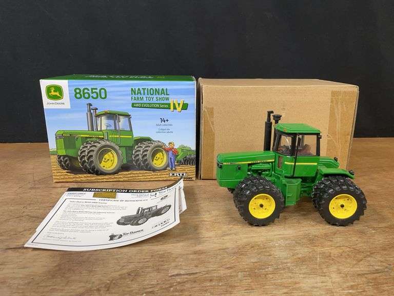 1/32 John Deere 8650 2016 NFTS NIB Ertl image