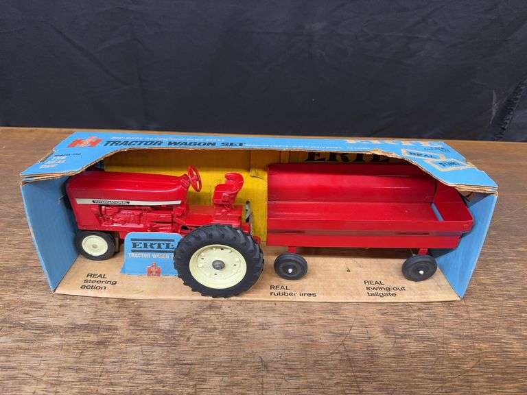 1/16 IH 544 + Wagon Set Blue Box NIB Ertl image