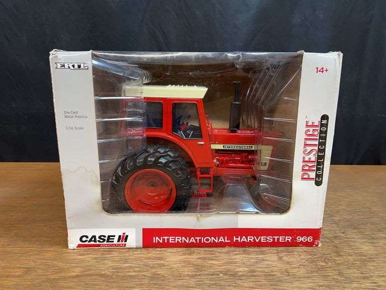1/16 IH 966 Prestige NIB Ertl image