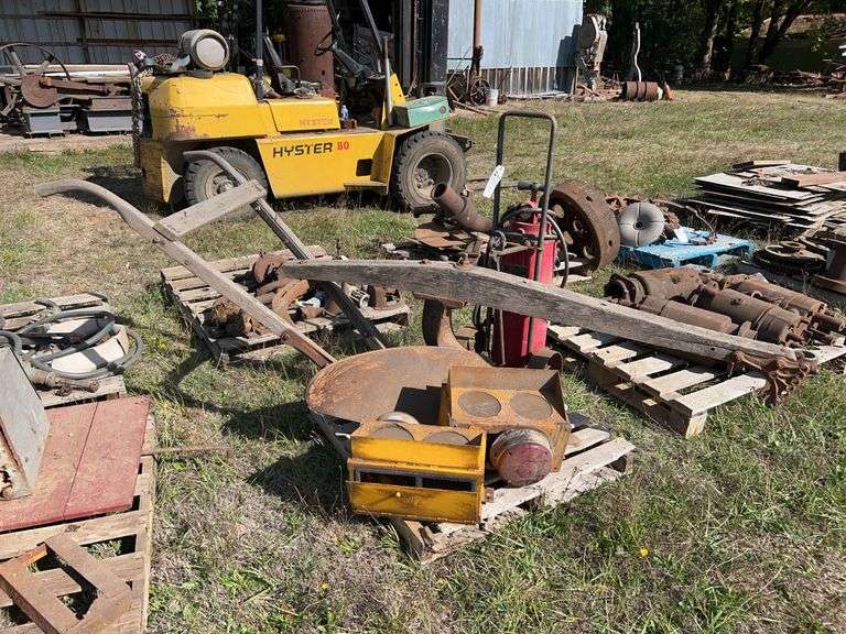 Traffic Lights, Fire Extinguisher, and Plow image