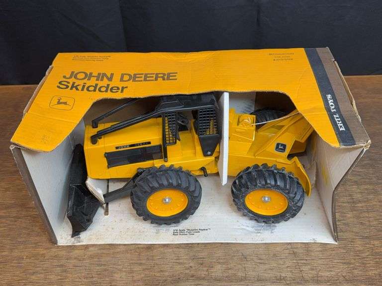 1/16 John Deere Skidder NIB Ertl image