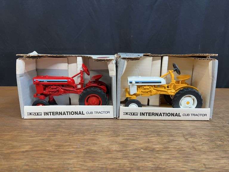 (2) 1/16 IH Cub NIB Ertl image