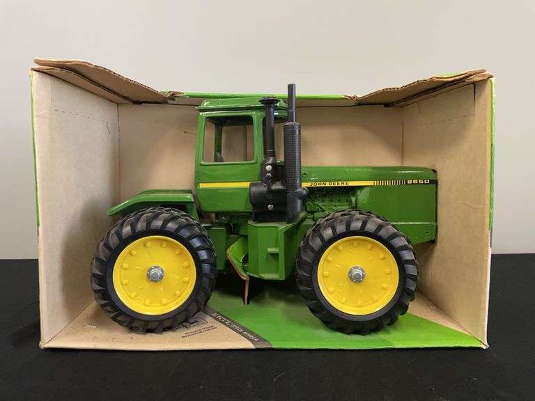 1/16 John Deere 8650 Collector NIB Ertl image
