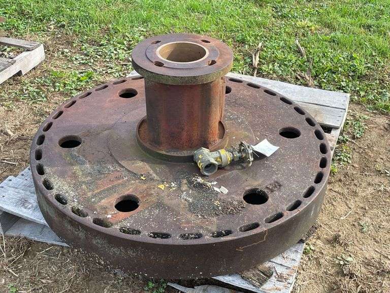 Lorain 820 Crane Center Pivot image