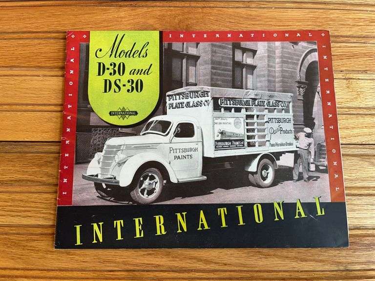 International D-30 + DS-30 Truck Sales Literature image
