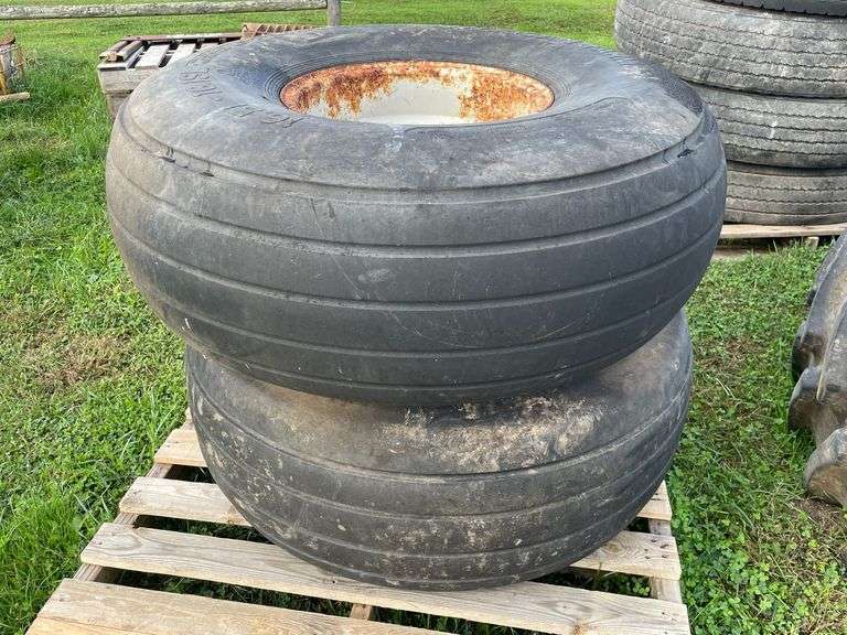 (2) 16.5L-16.1SL Tires image