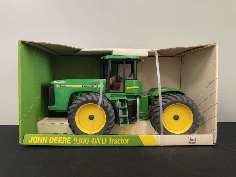1/16 John Deere 9300 NIB Ertl image