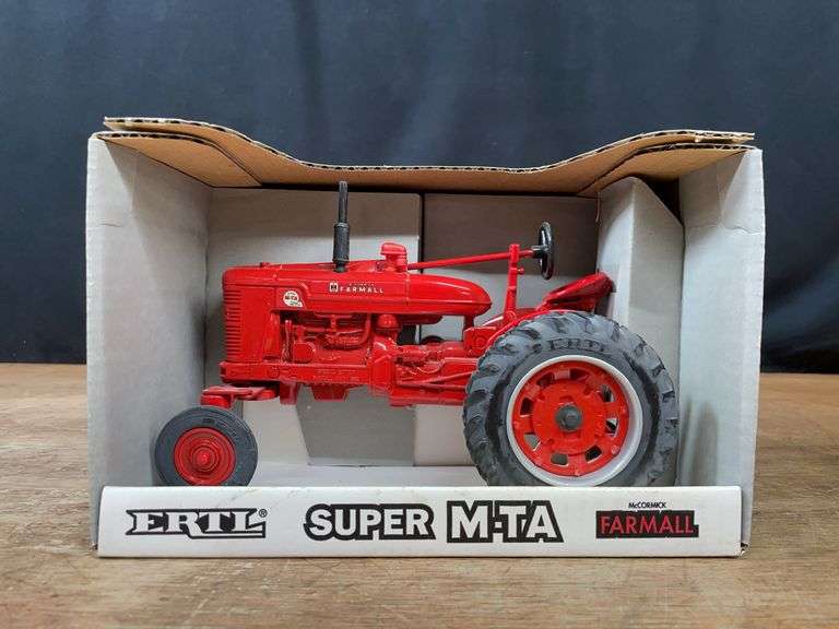 1/16 Farmall Super M-TA Special Edition NIB Ertl image