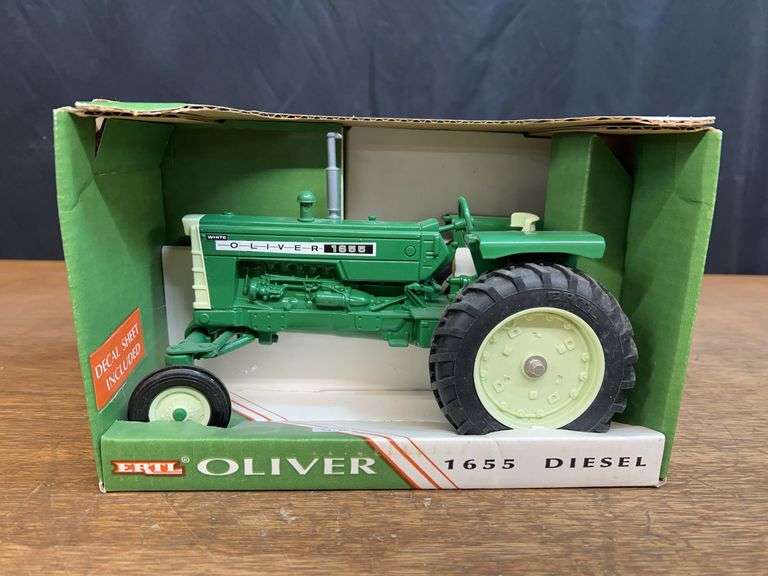 1/16 Oliver 1655 NIB Ertl image