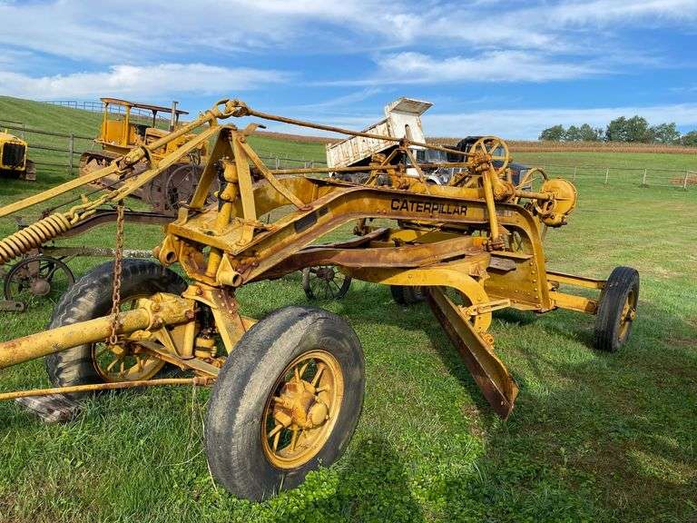 Caterpillar 44 Tow Grader image