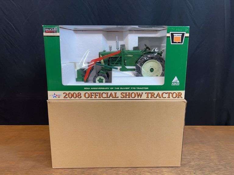 1/16 Oliver 770 w/Loader 2008 Pork Expo NIB SC image