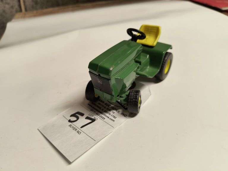 1/16 John Deere Lawn & Garden Tractor Ertl image
