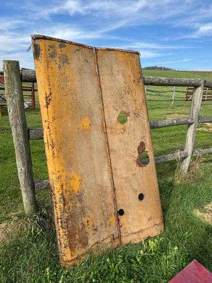 Caterpillar D8 Hood image