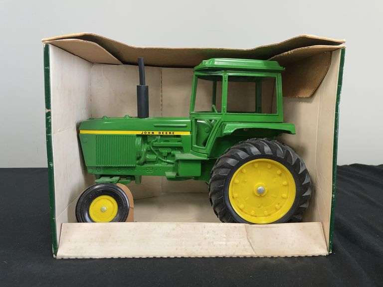 1/16 John Deere 4430 Slick Box NIB Ertl image