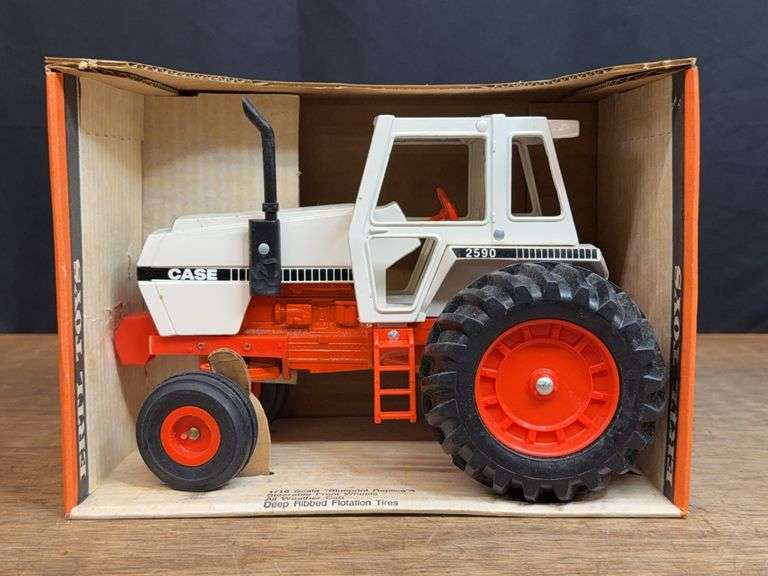 1/16 Case 2590 NIB Ertl image