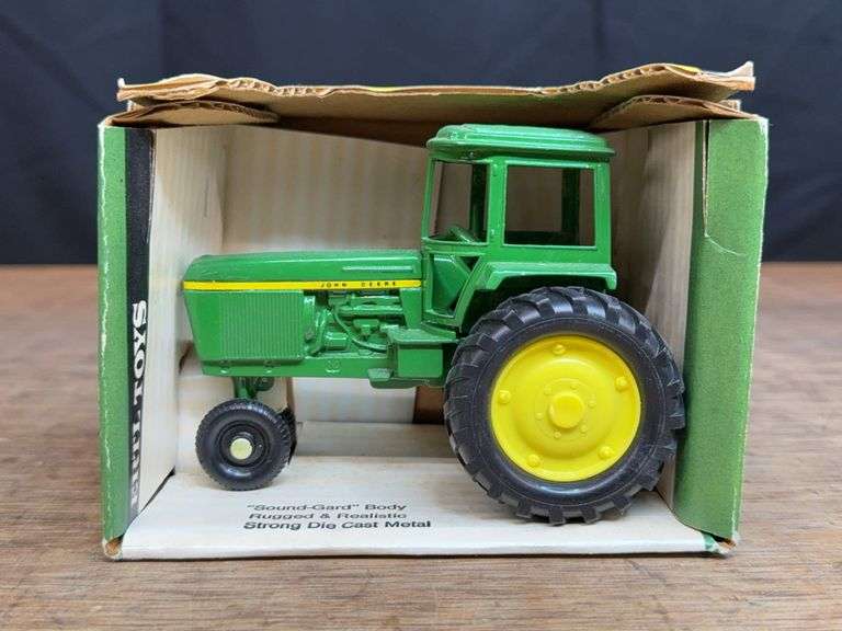 1/32 John Deere 4430 NIB Ertl image
