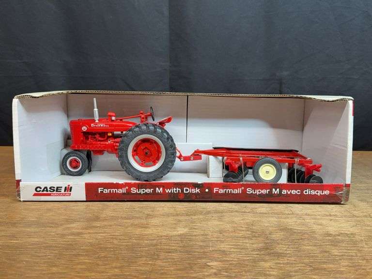 1/16 Farmall Super M + Disk Set NIB Ertl image