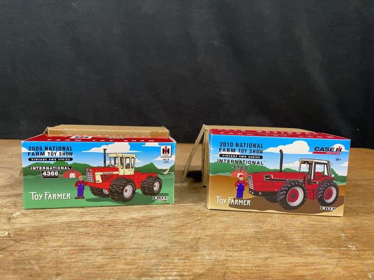 (2) 1/64 IH 4366 + 3788 NFTS NIB Ertl image
