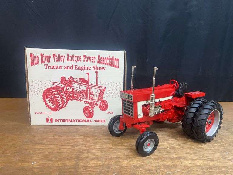 1/16 IH 1468 1995 Blue River Valley NIB Ertl image