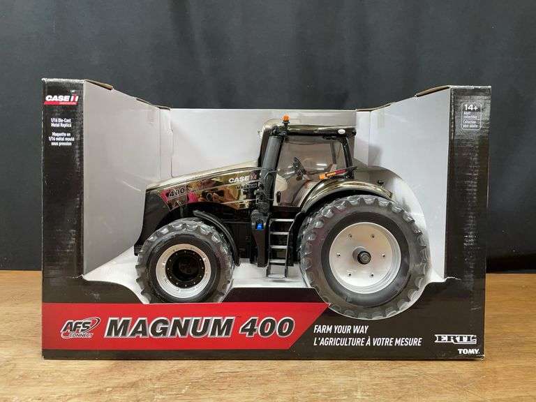 1/16 Case-IH Magnum 400 Gold NIB Ertl image