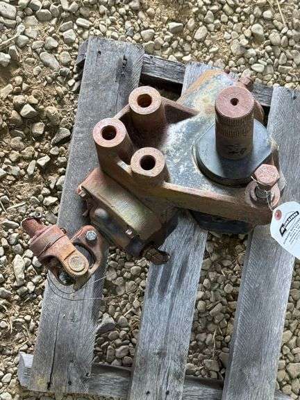 Mack Power Steering Pump image