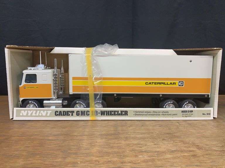 Caterpillar Semi NIB NyLint image