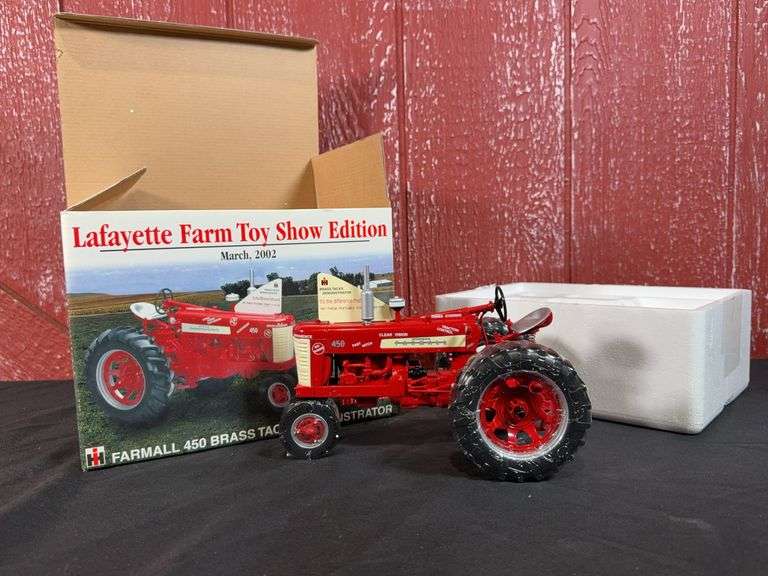 1/16 Farmall 450 Demonstrator 2002 Lafayette NIB SC image