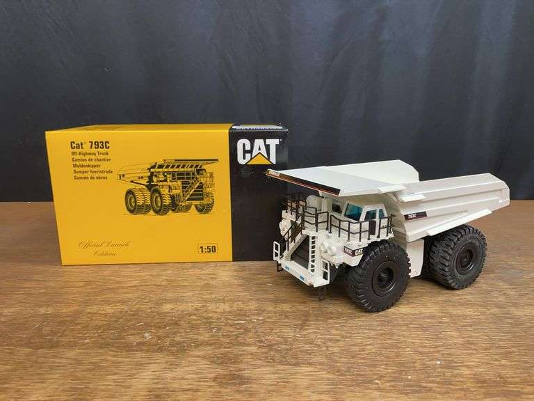 1/50 Caterpillar 793C White Haul Truck Launch Edition NIB NZG image