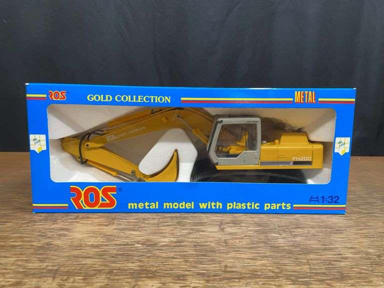 1/32 Fiat-Hitachi FH200 Excavator NIB ROS image
