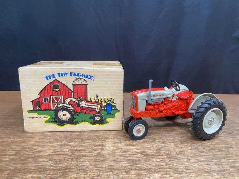 1/16 Ford 961 1986 NFTS NIB Ertl image