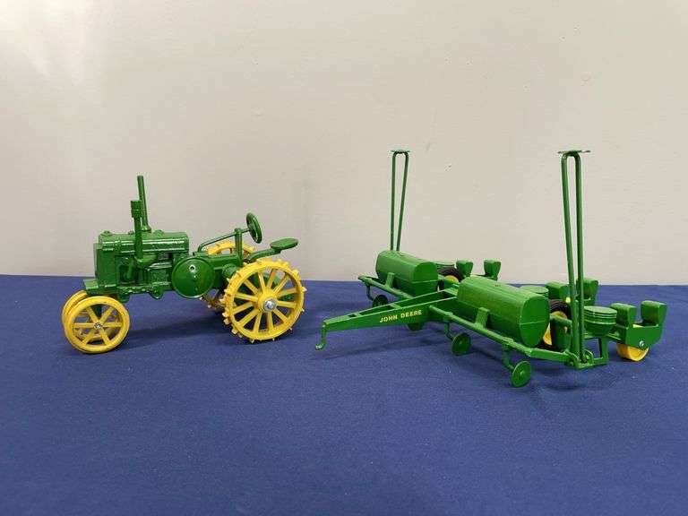 (2) 1/16 John Deere GP + Corn Planter image